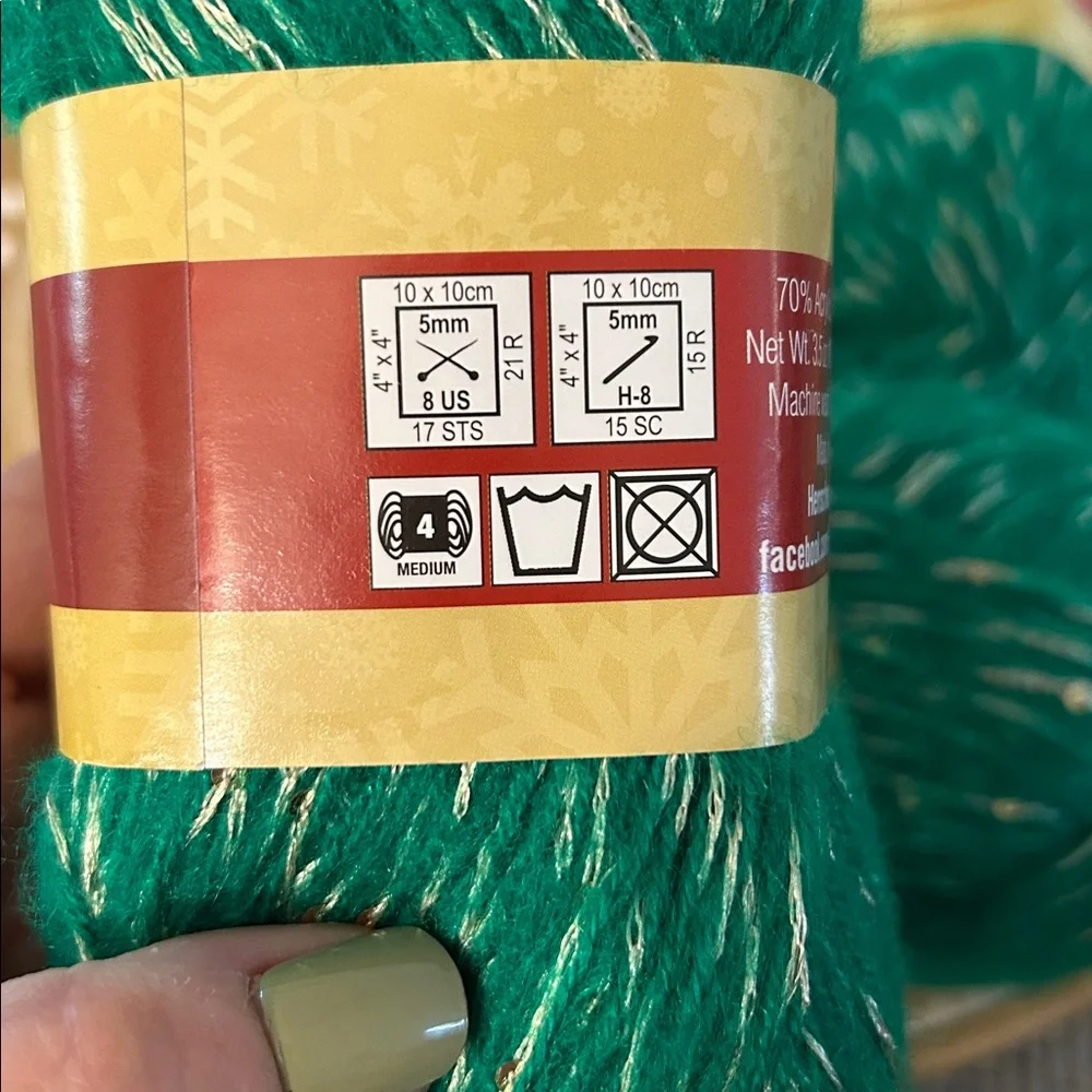 Herrschners yarn x4 skeins holiday sequins mistletoe green acrylic poly blend